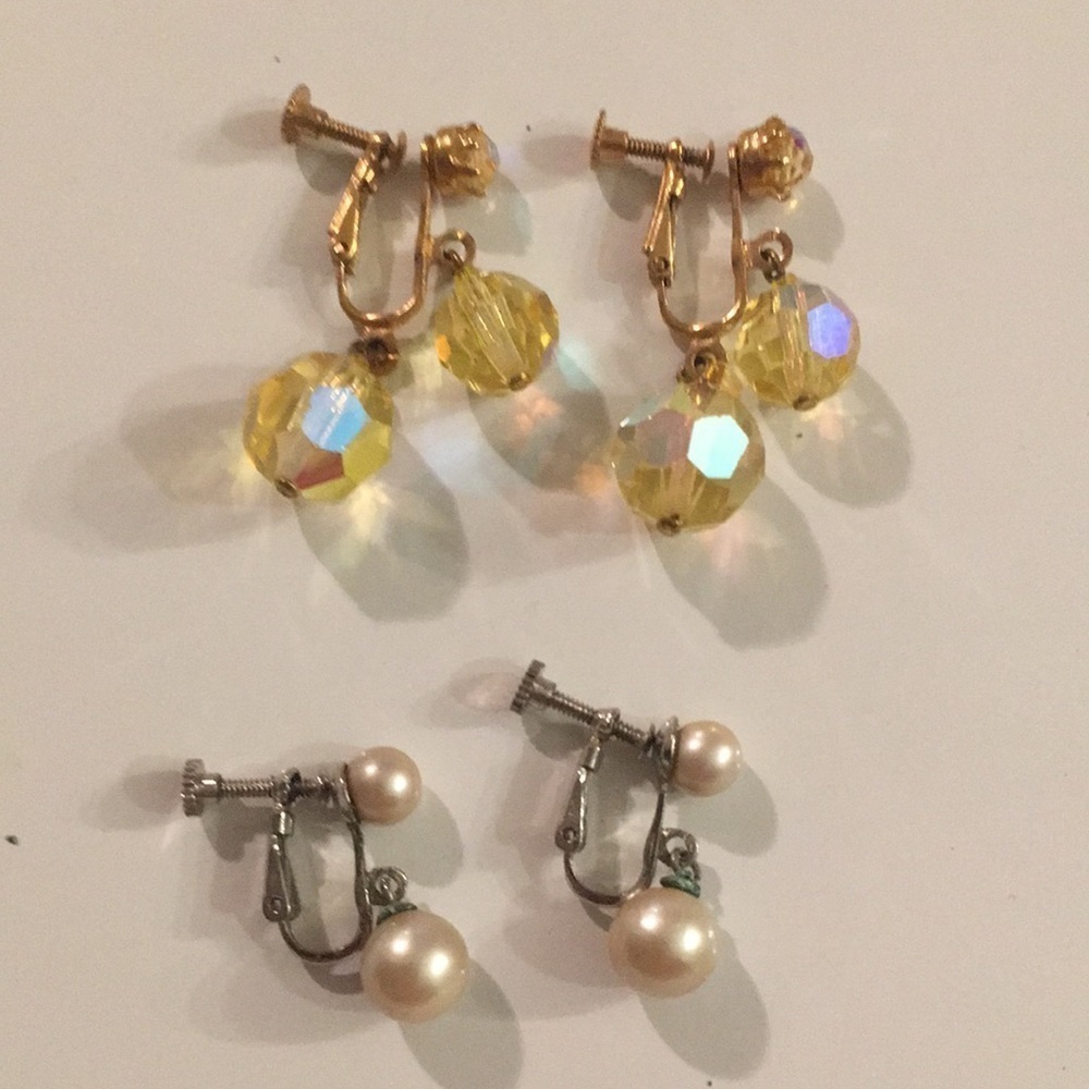 2 Pair Vintage Clip on Earrings Dangles (Z)
